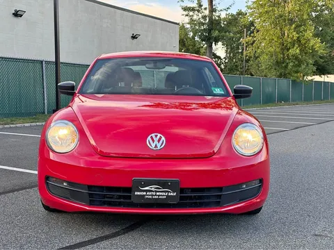 2012 Volkswagen Beetle 2.5L Hatchback 2D