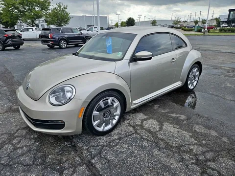 2012 Volkswagen Beetle 2.5L Hatchback 2D