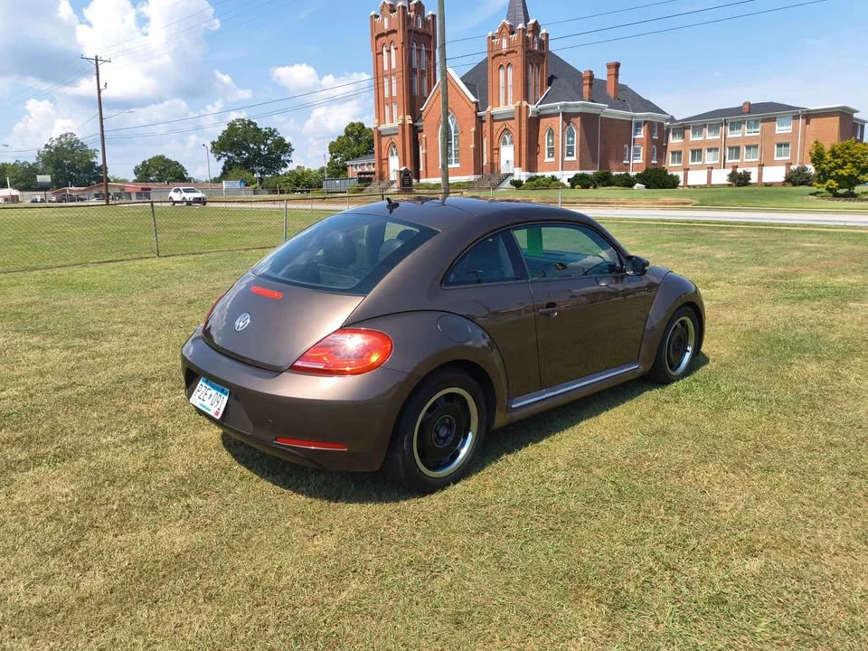 2012 Volkswagen A5 Beetle - Image 6 of 10