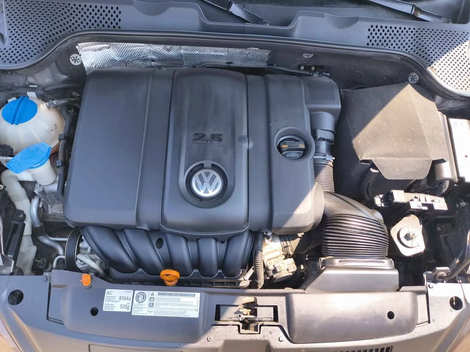 2012 Volkswagen A5 Beetle - Image 7 of 10