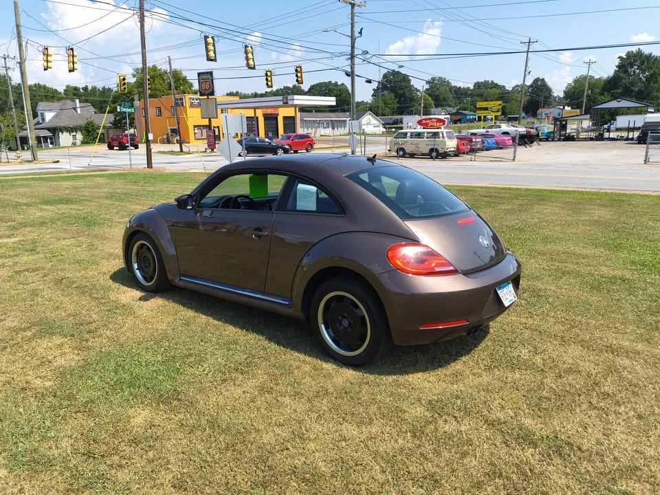 2012 Volkswagen A5 Beetle - Image 5 of 10