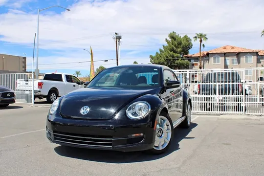 2012 Volkswagen Beetle 2.5L Hatchback 2D