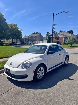 2012 Volkswagen Beetle 2.5L Hatchback 2D