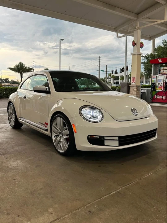 2012 Volkswagen A5 Beetle - Image 2 of 11