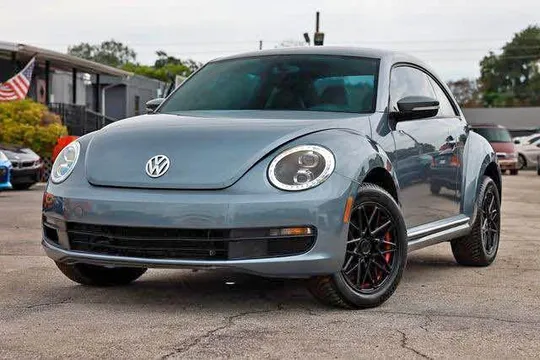 2012 Volkswagen Beetle 2.5L Hatchback 2D