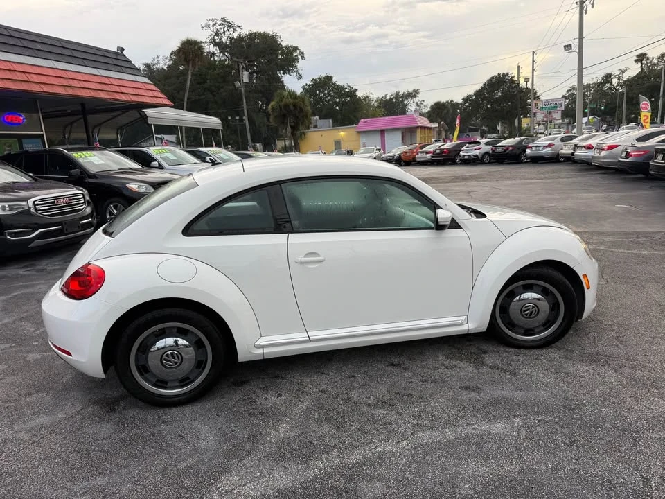 2012 Volkswagen A5 Beetle - Image 2 of 20