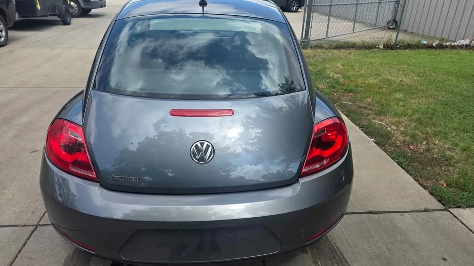2012 Volkswagen A5 Beetle - Image 9 of 18