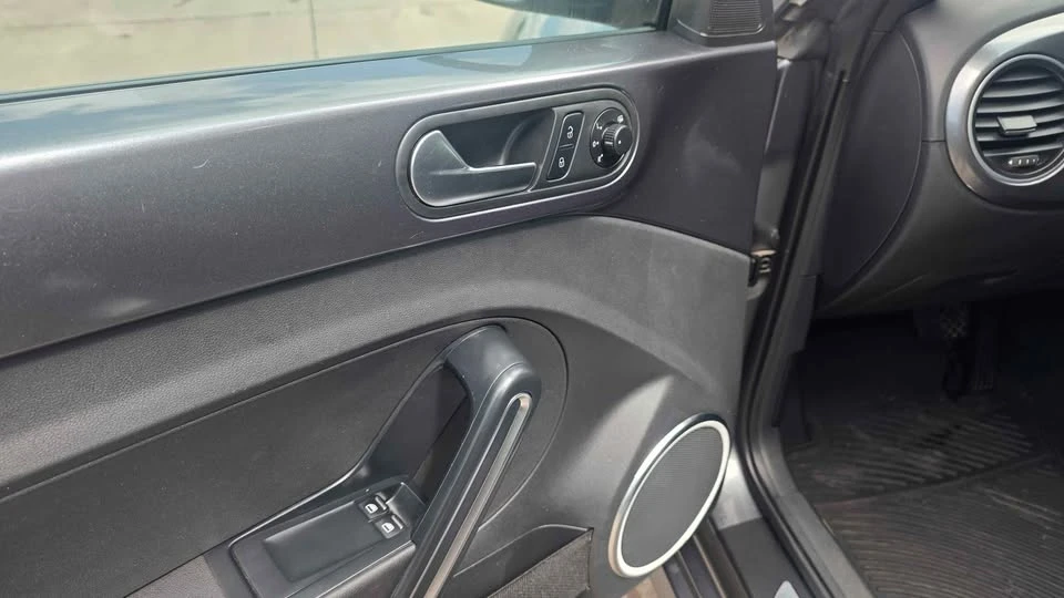 2012 Volkswagen A5 Beetle - Image 16 of 18