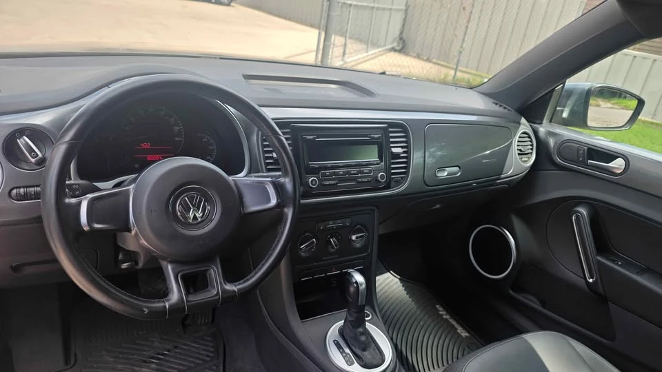 2012 Volkswagen A5 Beetle - Image 10 of 18