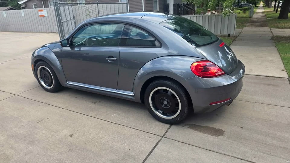 2012 Volkswagen A5 Beetle - Image 8 of 18