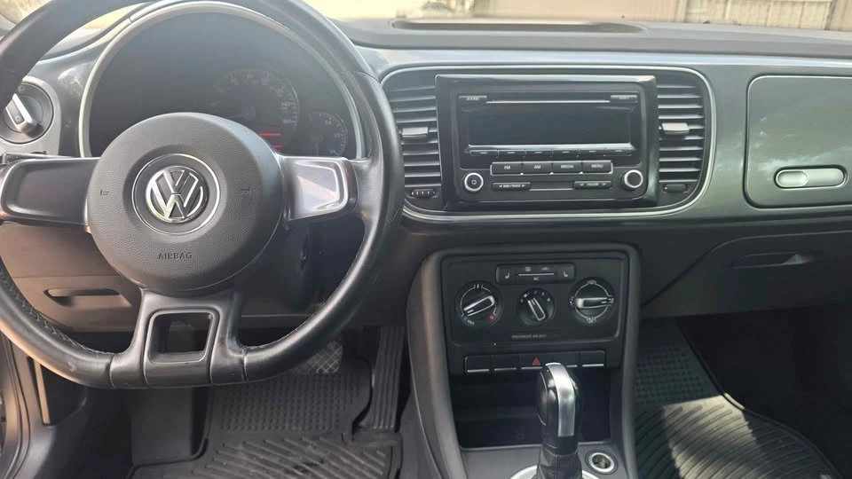 2012 Volkswagen A5 Beetle - Image 11 of 18