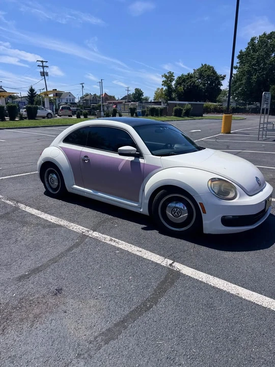 2012 Volkswagen A5 Beetle - Image 2 of 10
