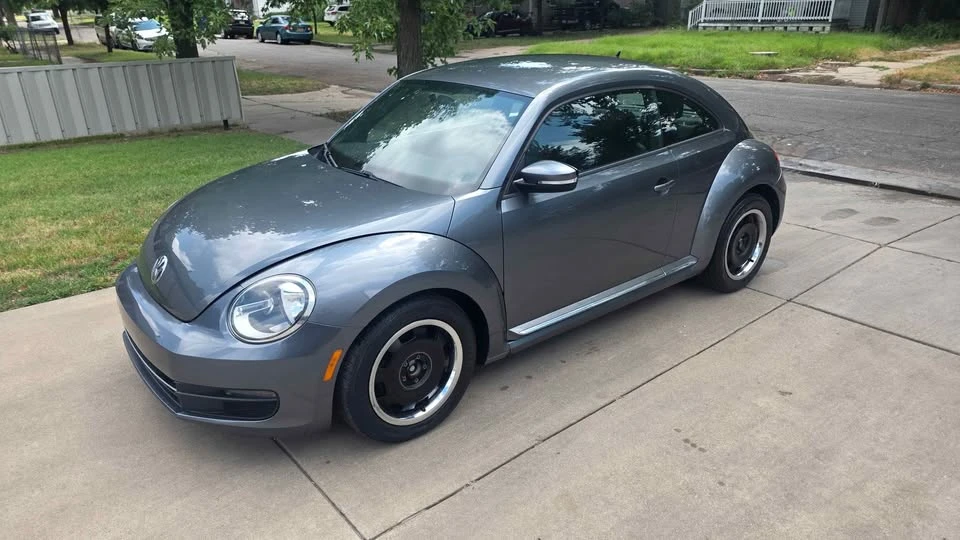 2012 Volkswagen A5 Beetle - Image 6 of 18