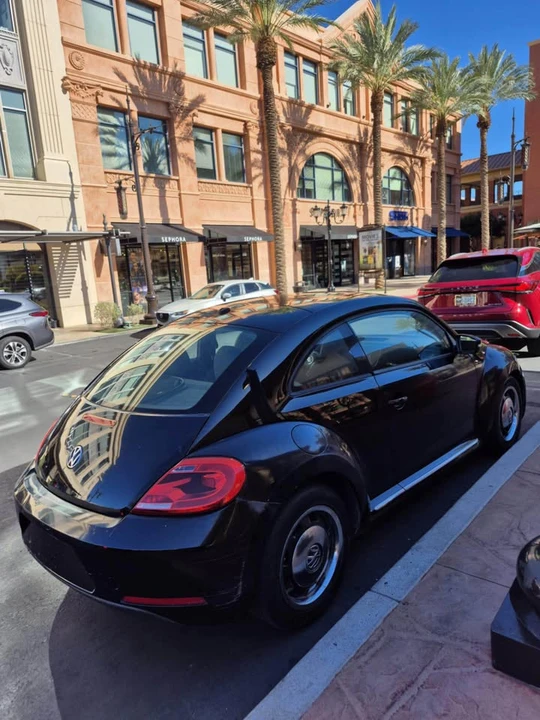 2012 Volkswagen A5 Beetle - Image 2 of 11
