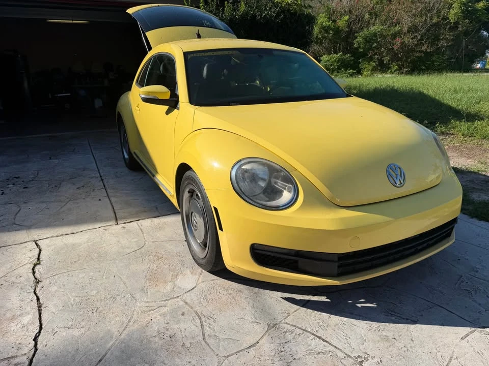2012 Volkswagen A5 Beetle - Image 2 of 9