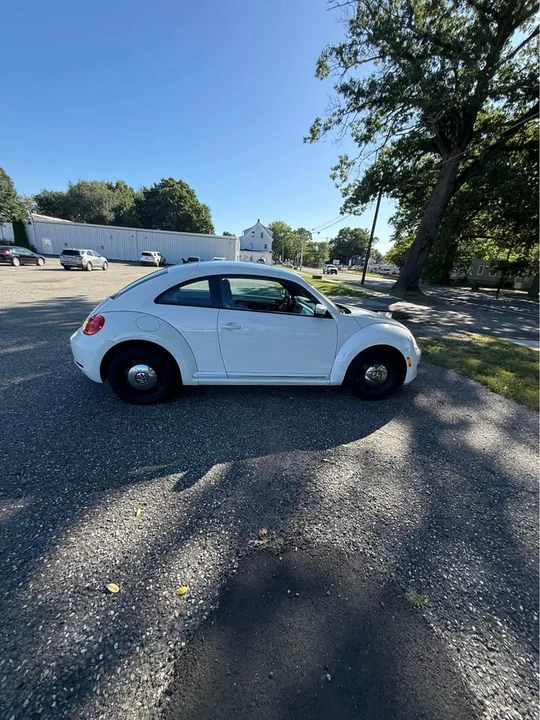 2012 Volkswagen A5 Beetle - Image 8 of 15