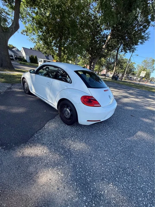 2012 Volkswagen A5 Beetle - Image 6 of 15