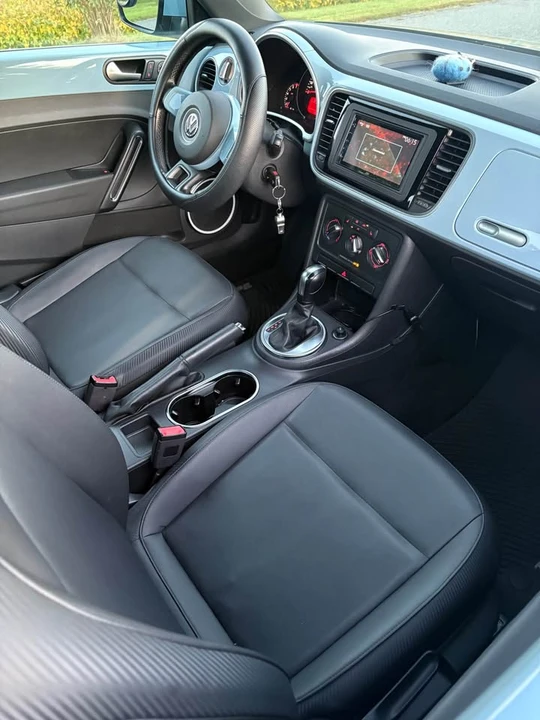 2012 Volkswagen A5 Beetle - Image 6 of 10