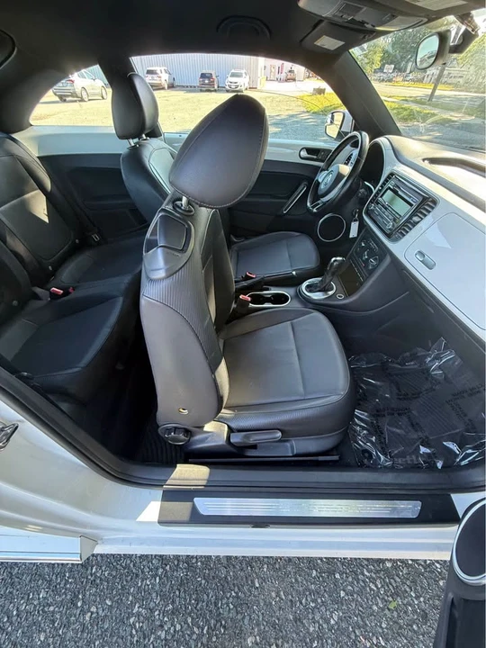 2012 Volkswagen A5 Beetle - Image 11 of 15