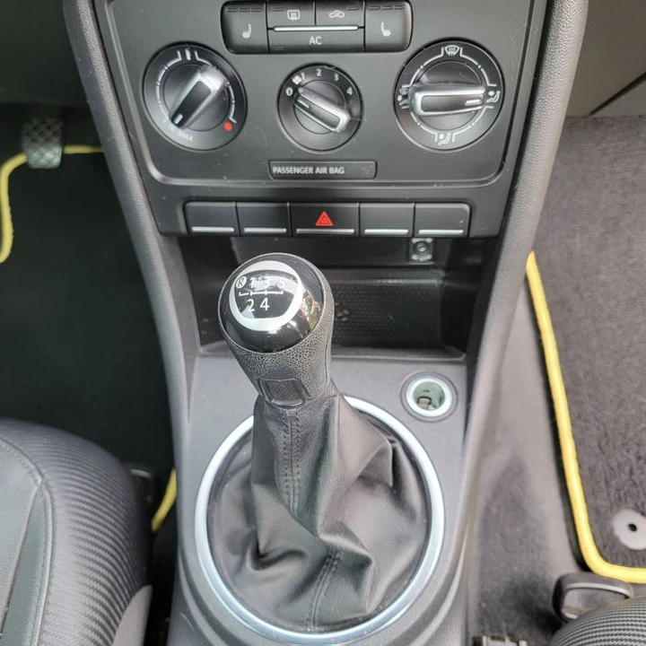 2012 Volkswagen A5 Beetle - Image 17 of 24