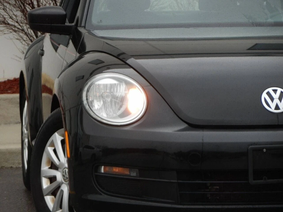 2012 Volkswagen A5 Beetle - Image 6 of 12