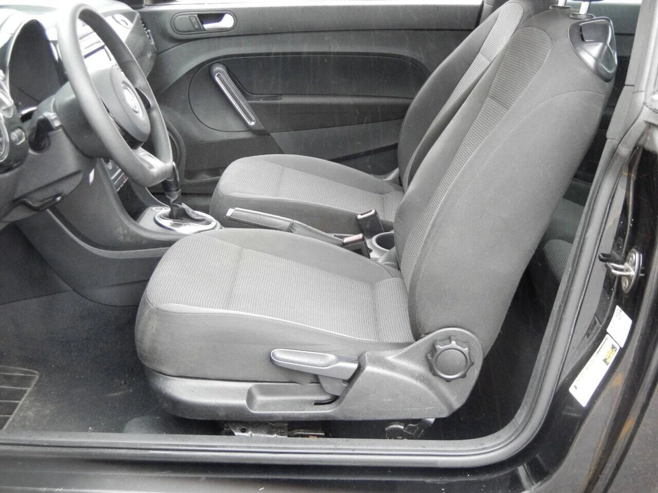 2012 Volkswagen A5 Beetle - Image 2 of 12
