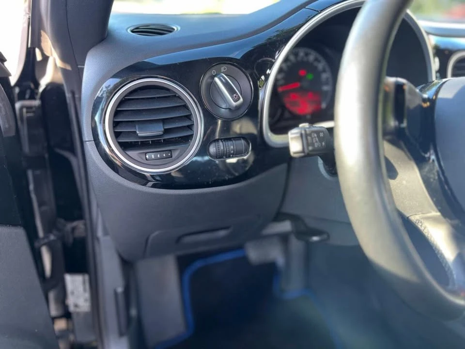 2012 Volkswagen A5 Beetle - Image 18 of 20