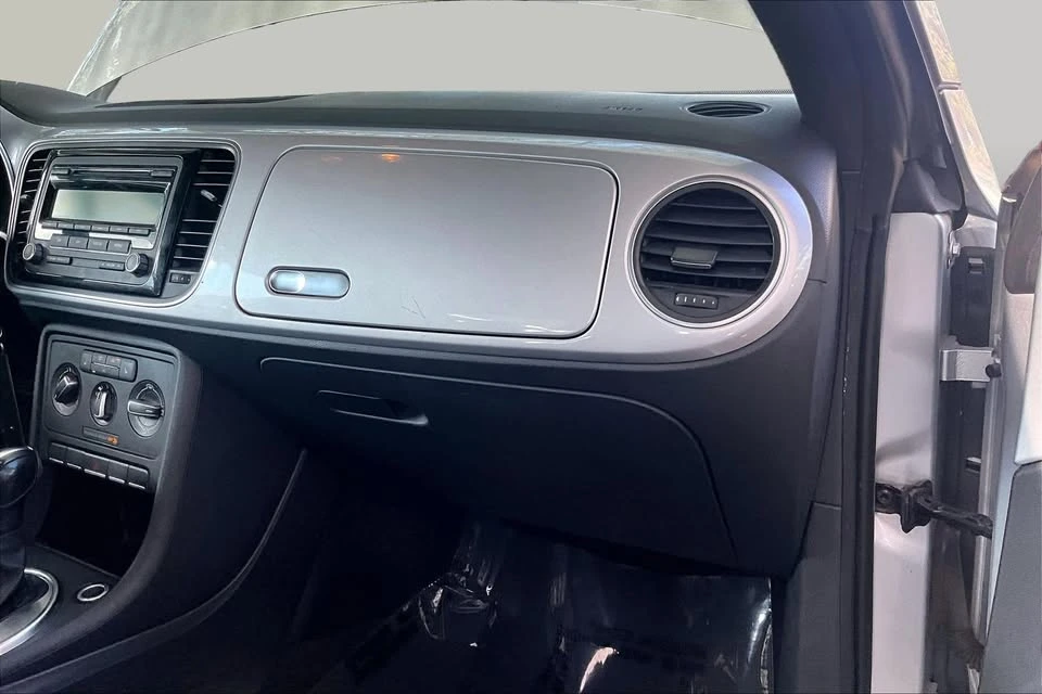 2012 Volkswagen A5 Beetle - Image 17 of 20