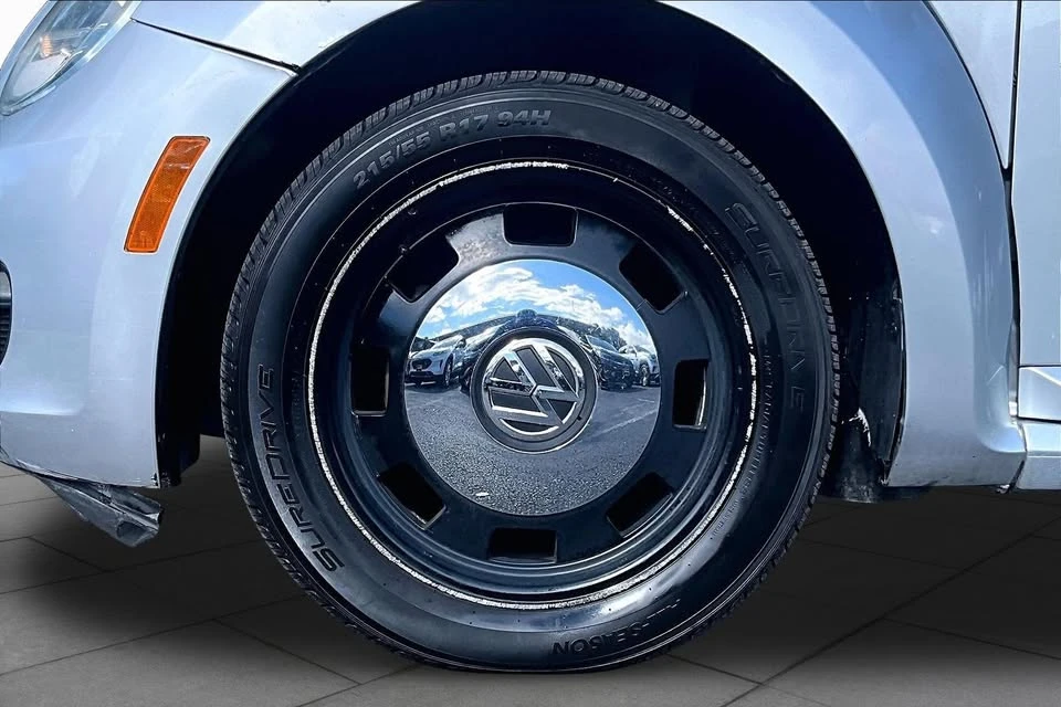 2012 Volkswagen A5 Beetle - Image 9 of 20