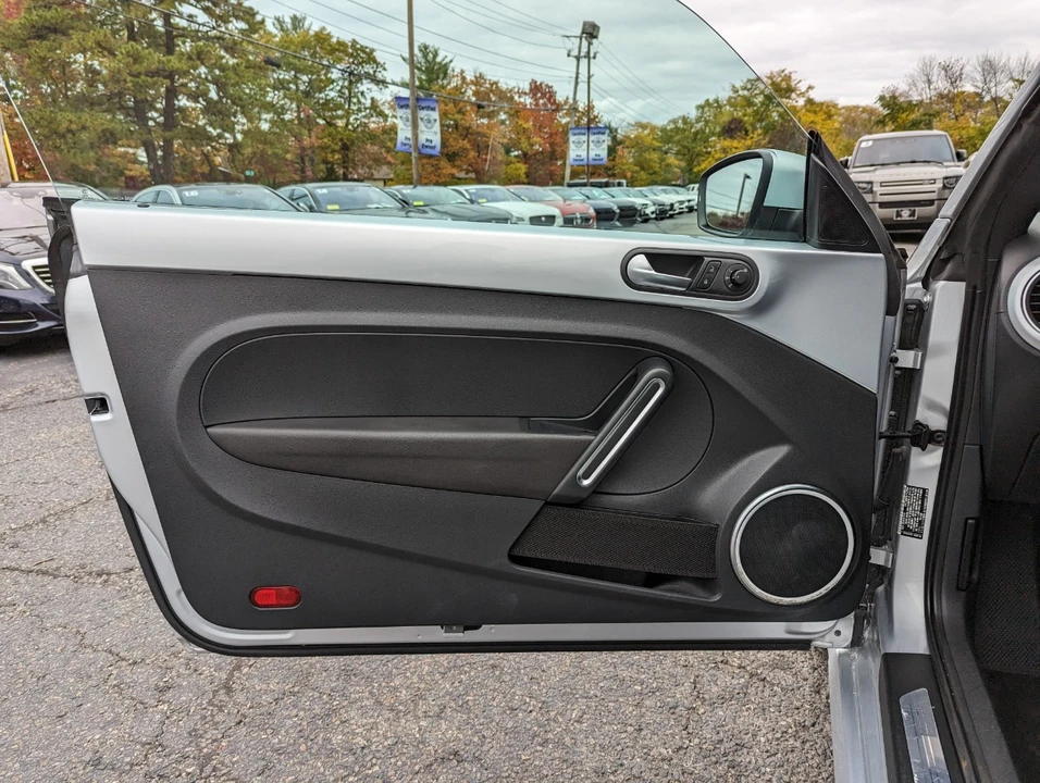 2012 Volkswagen A5 Beetle - Image 11 of 21