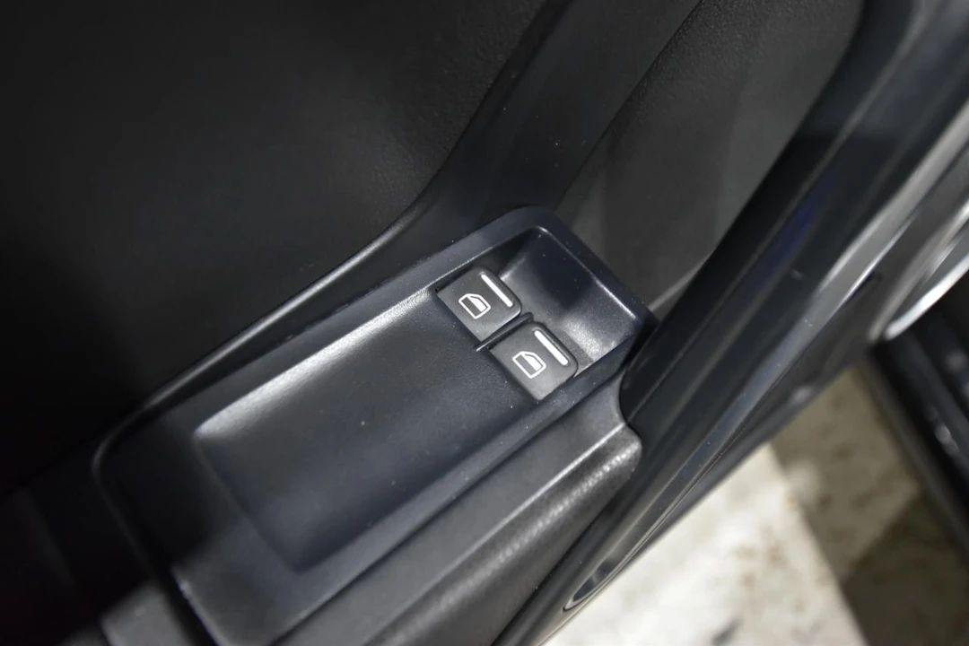 2012 Volkswagen A5 Beetle - Image 10 of 21