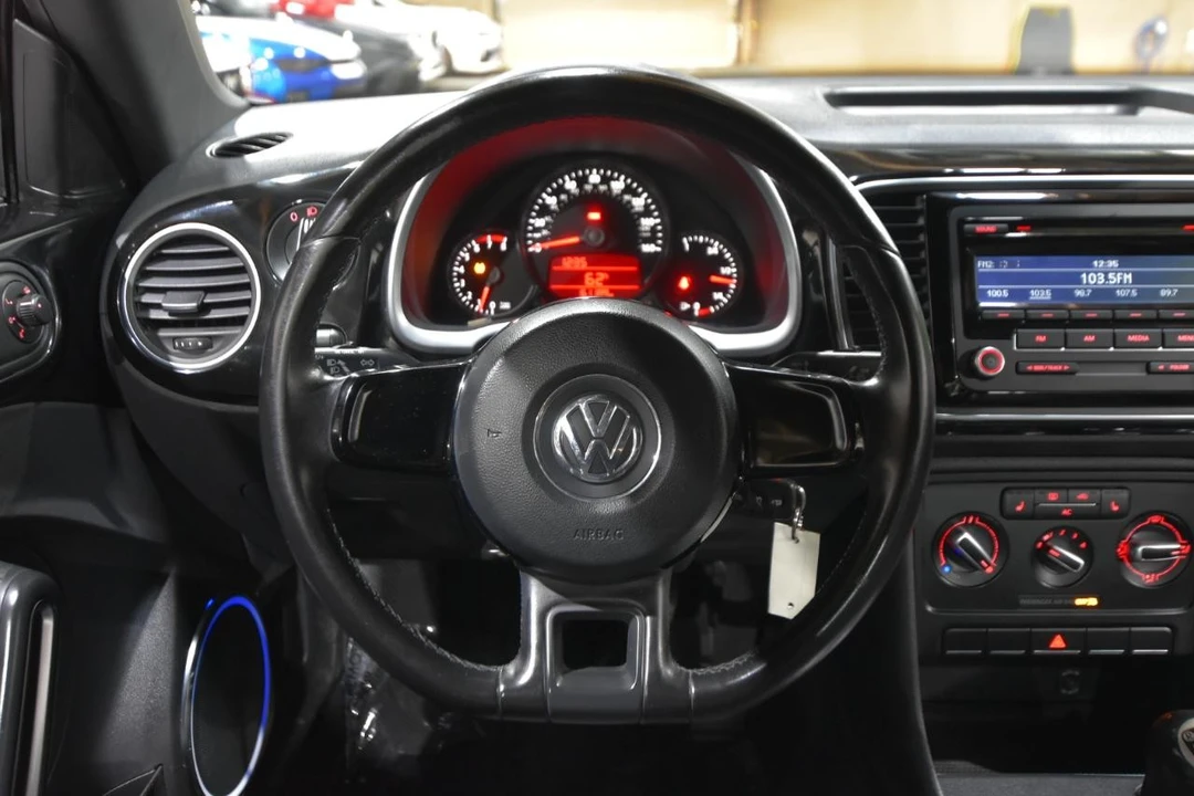 2012 Volkswagen A5 Beetle - Image 14 of 21