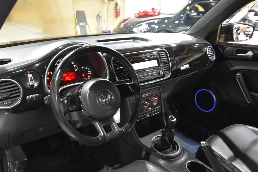 2012 Volkswagen A5 Beetle - Image 13 of 21