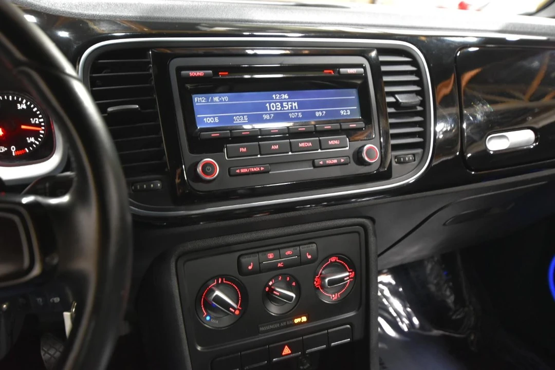 2012 Volkswagen A5 Beetle - Image 16 of 21