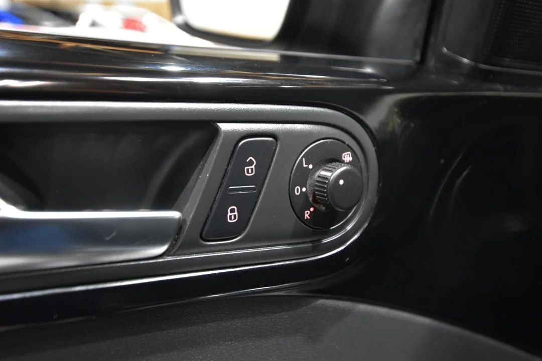 2012 Volkswagen A5 Beetle - Image 11 of 21