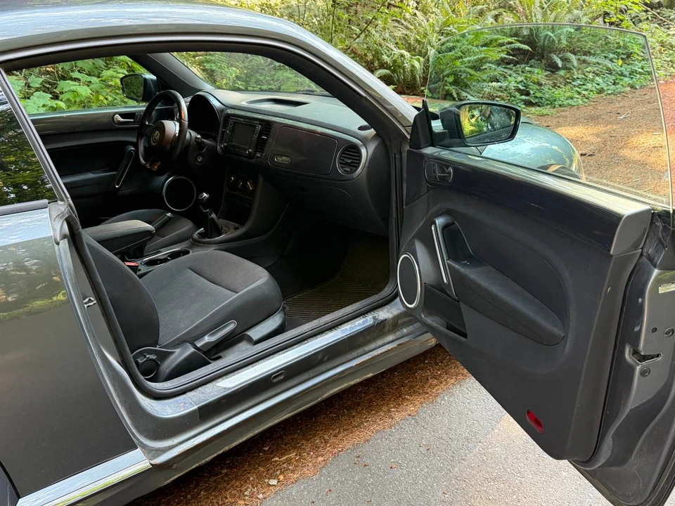 2012 Volkswagen A5 Beetle - Image 10 of 24
