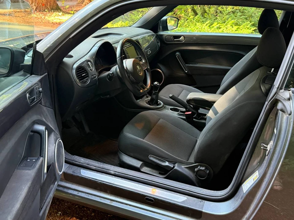 2012 Volkswagen A5 Beetle - Image 11 of 24