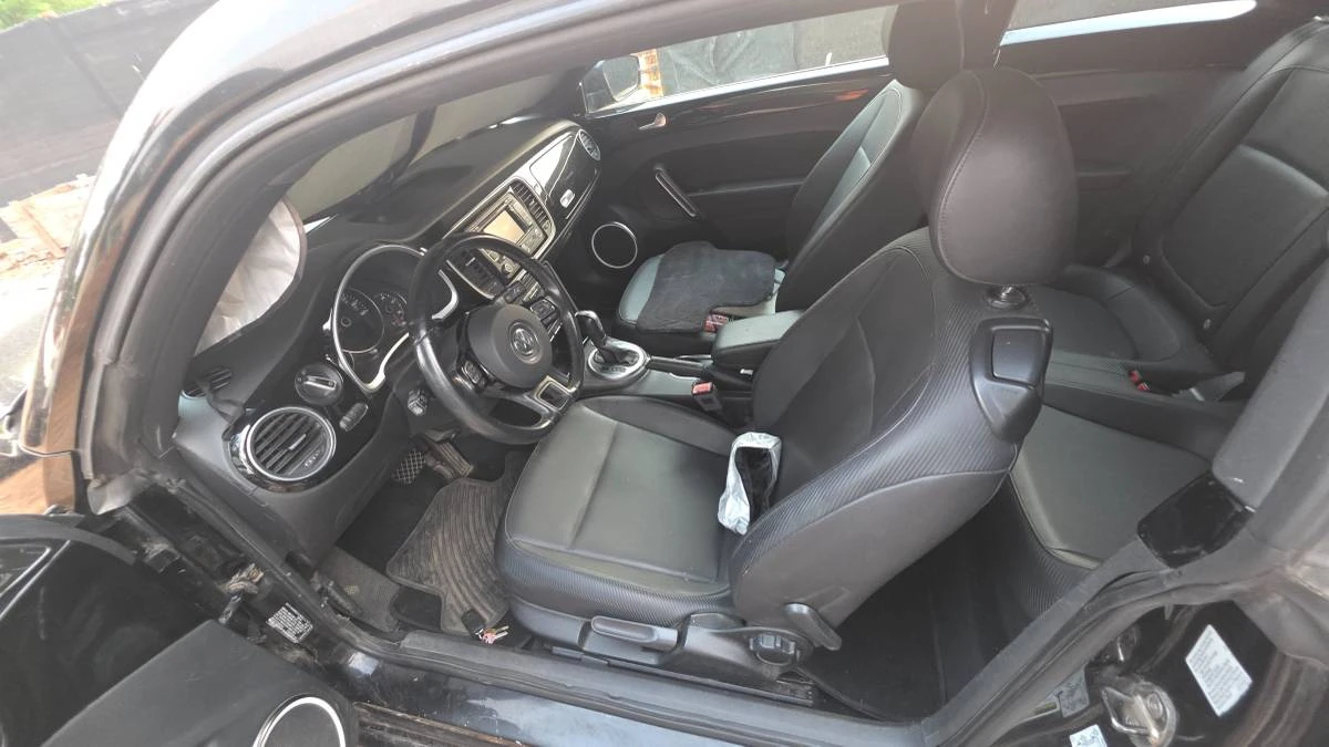 2012 Volkswagen A5 Beetle - Image 4 of 12