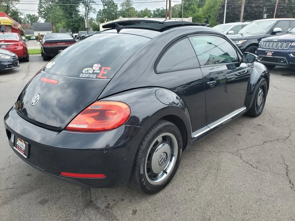 2012 Volkswagen A5 Beetle - Image 5 of 16