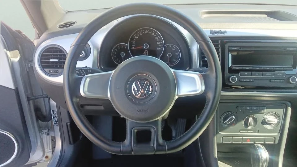 2012 Volkswagen A5 Beetle - Image 5 of 8