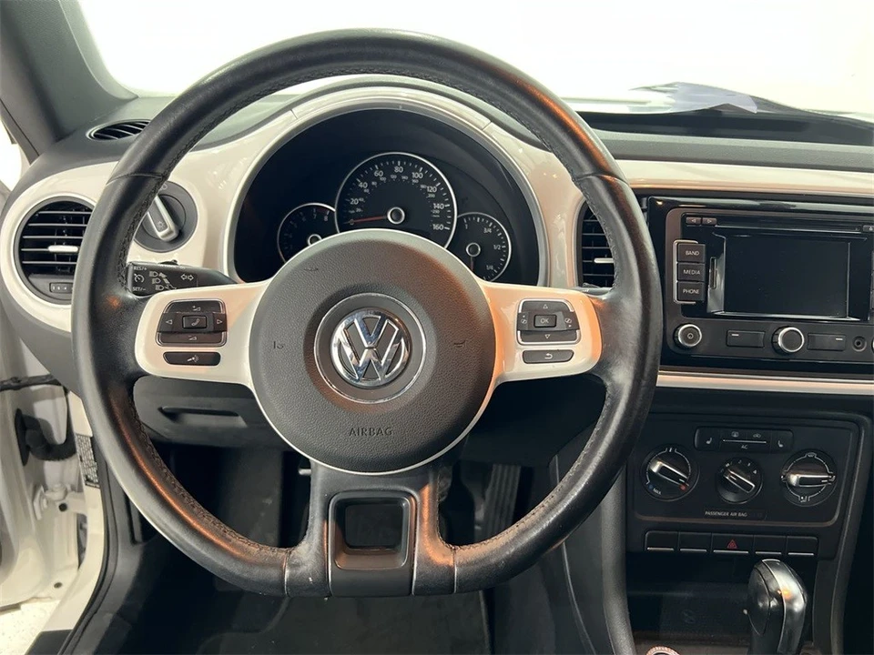 2012 Volkswagen A5 Beetle - Image 11 of 12