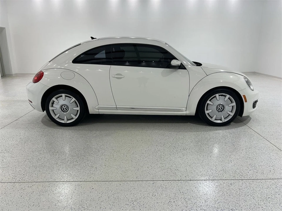 2012 Volkswagen A5 Beetle - Image 9 of 12