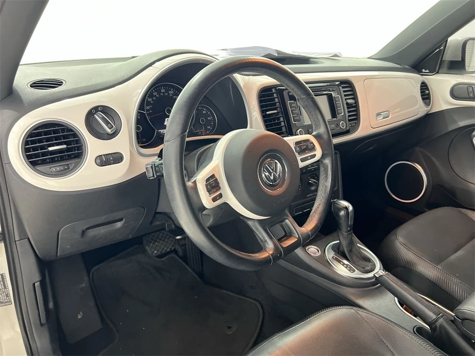 2012 Volkswagen A5 Beetle - Image 10 of 12