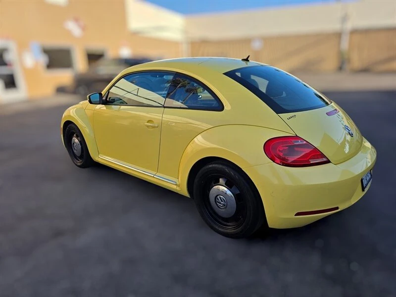 2012 Volkswagen A5 Beetle - Image 6 of 17