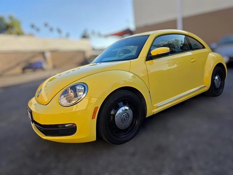 2012 Volkswagen A5 Beetle - Image 2 of 17