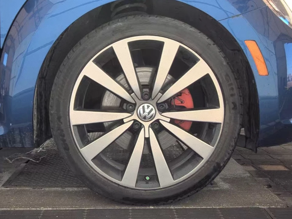 2012 Volkswagen A5 Beetle - Image 9 of 12