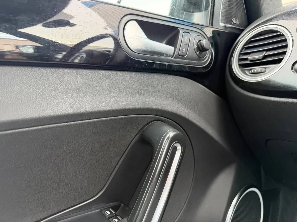 2012 Volkswagen A5 Beetle - Image 14 of 20