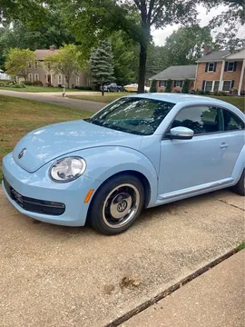 2012 Volkswagen Beetle Hatchback 2D