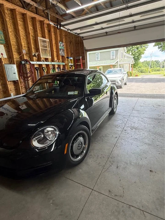 2012 Volkswagen A5 Beetle - Image 2 of 9