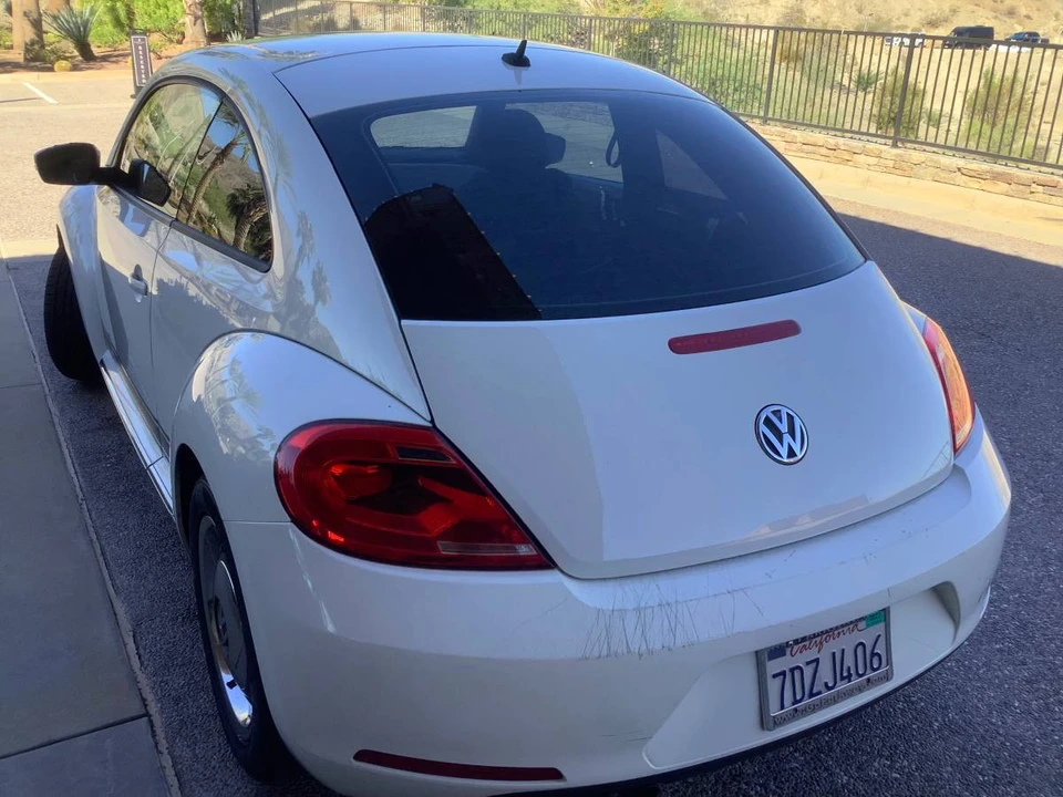 2012 Volkswagen A5 Beetle - Image 2 of 10